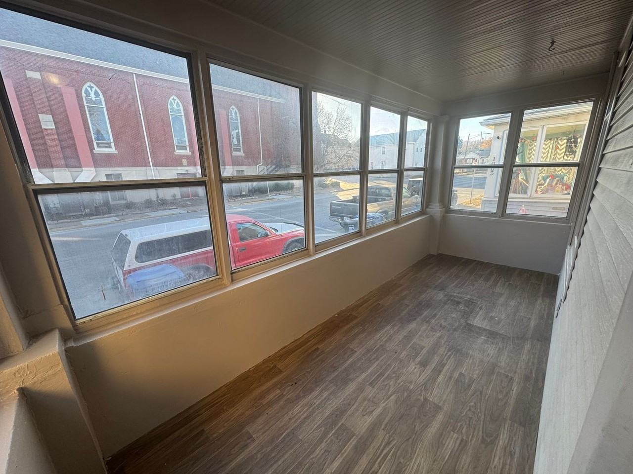 1007 4th Ave - Photo 2 of 15