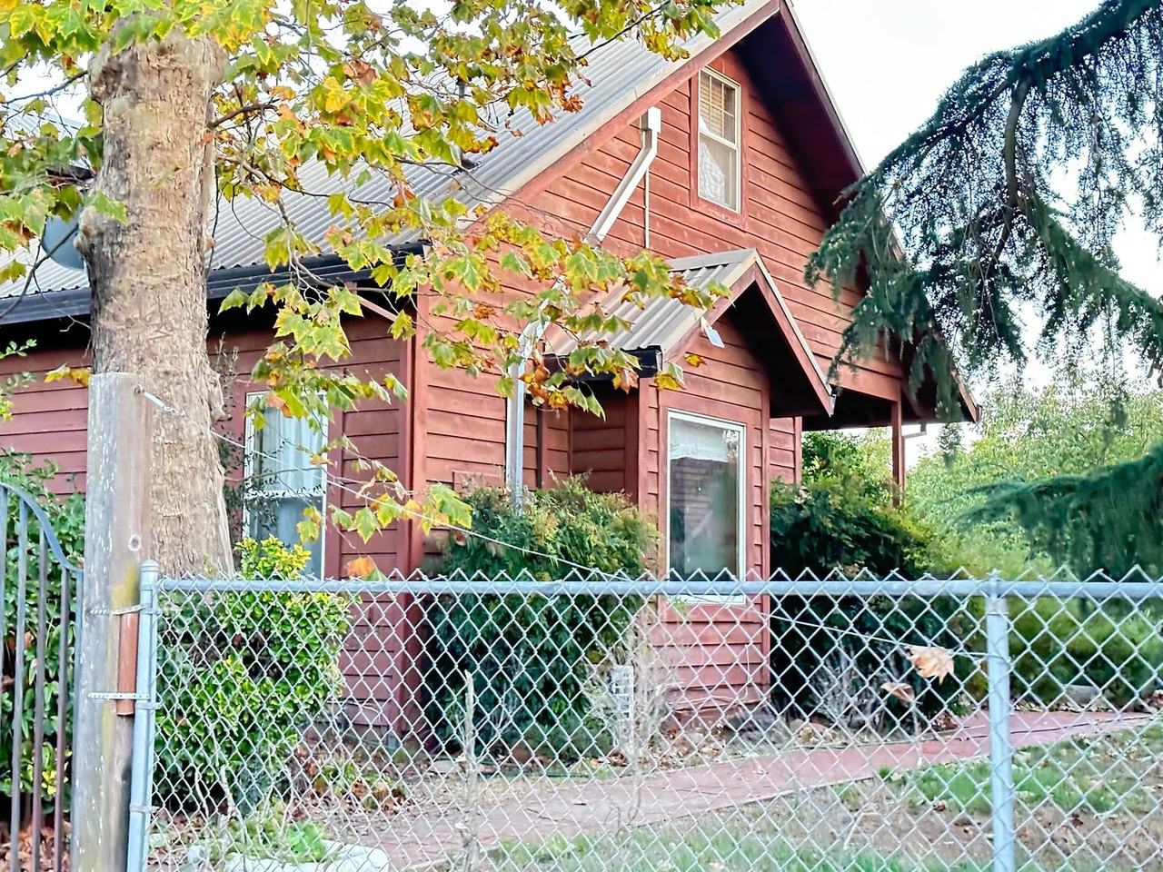 310 Star Bend Rd - Photo 2 of 13