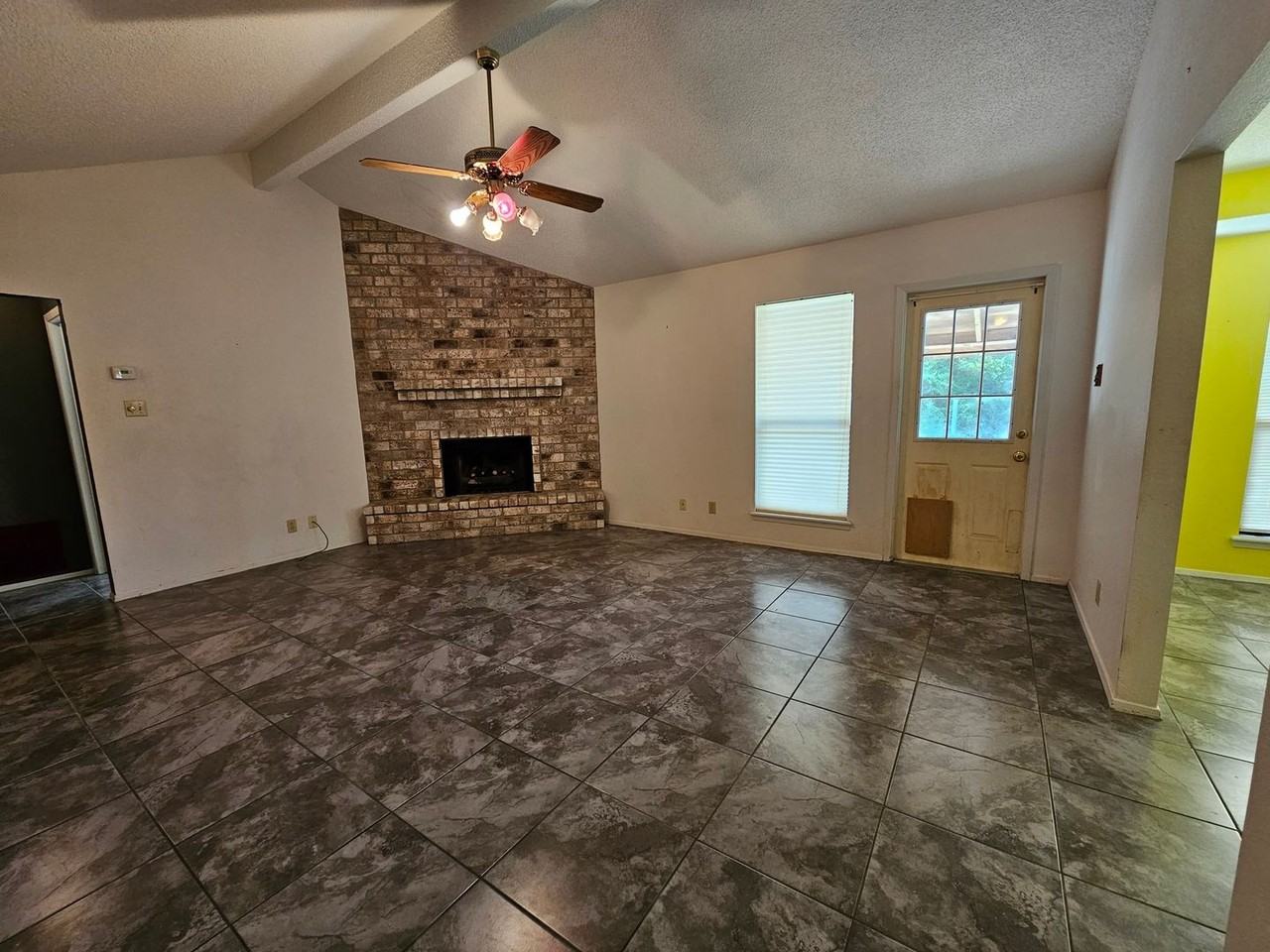 112 Mallard Dr - Photo 3 of 22