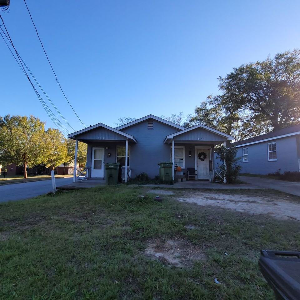 1842 Nina St - Photo 2 of 3