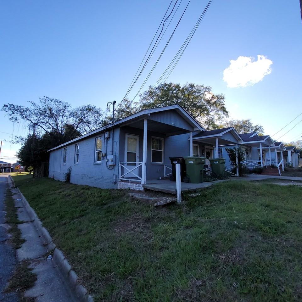 1842 Nina St - Photo 3 of 3