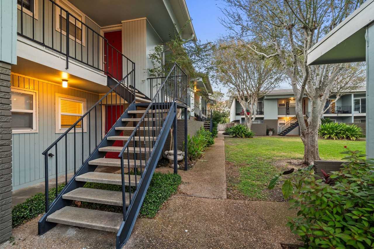 Tradewinds Apartment - Photo 5 of 50