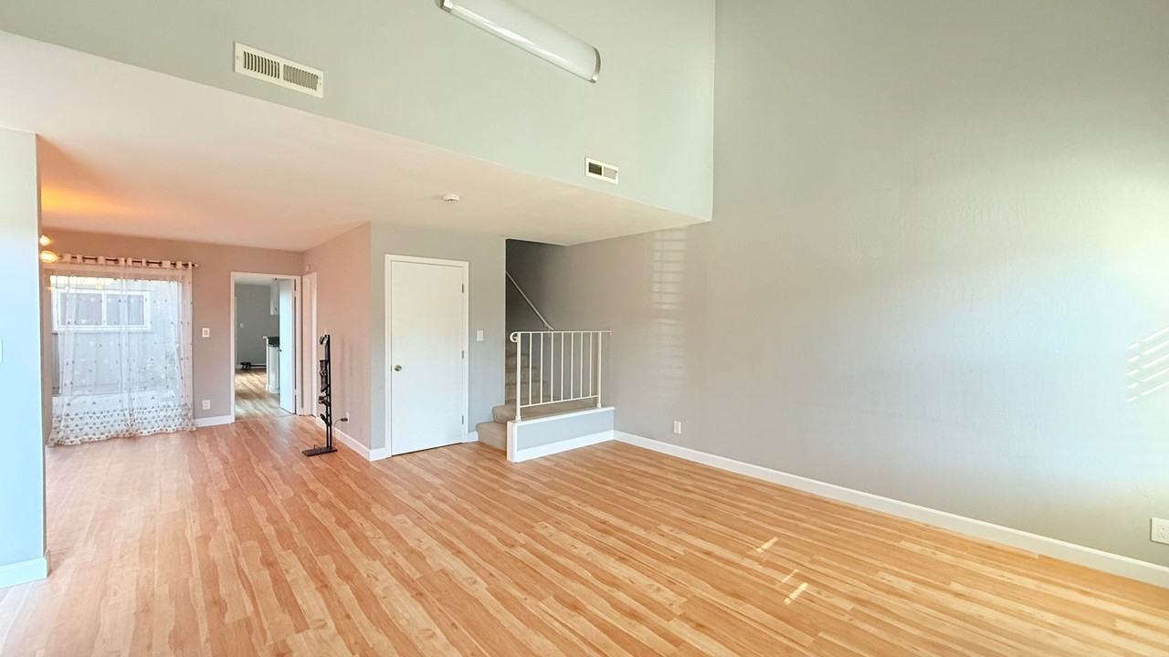 1063 1063 Mangrove Lane - 1063 Mangrove Lane - Photo 3 of 32