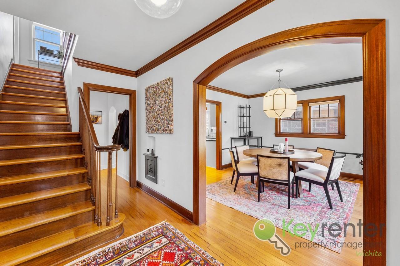 429 S Terrace Dr - Photo 5 of 40