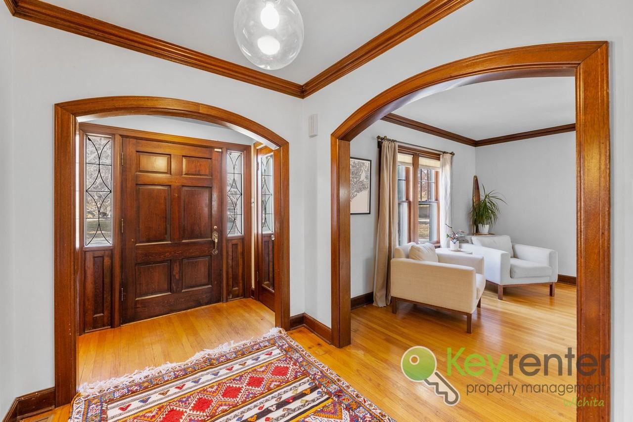 429 S Terrace Dr - Photo 6 of 40