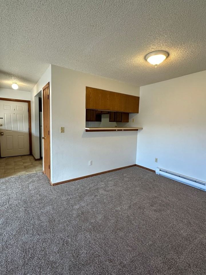 759 W 24th St - Photo 6 of 18