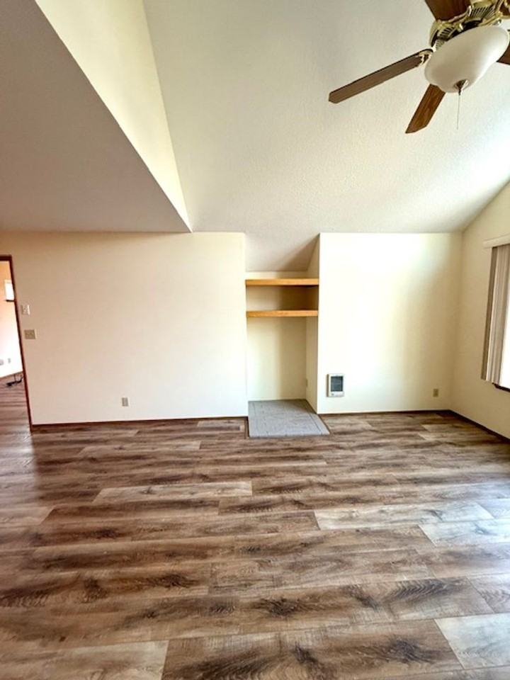 2082 Ne Veronica Ln - Photo 3 of 27