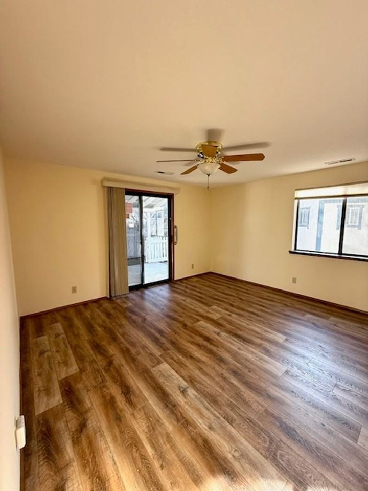 2082 Ne Veronica Ln - Photo 7 of 27