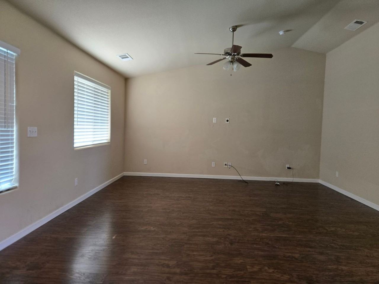 1414 National Dr - Photo 2 of 22