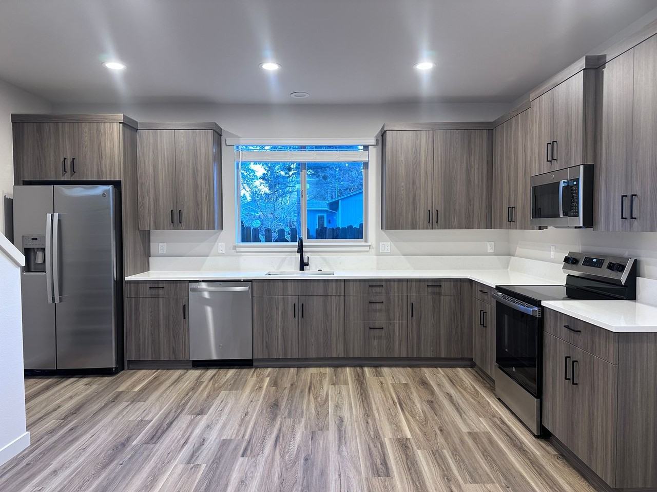 823 Se 5th St #4 - Photo 7 of 16