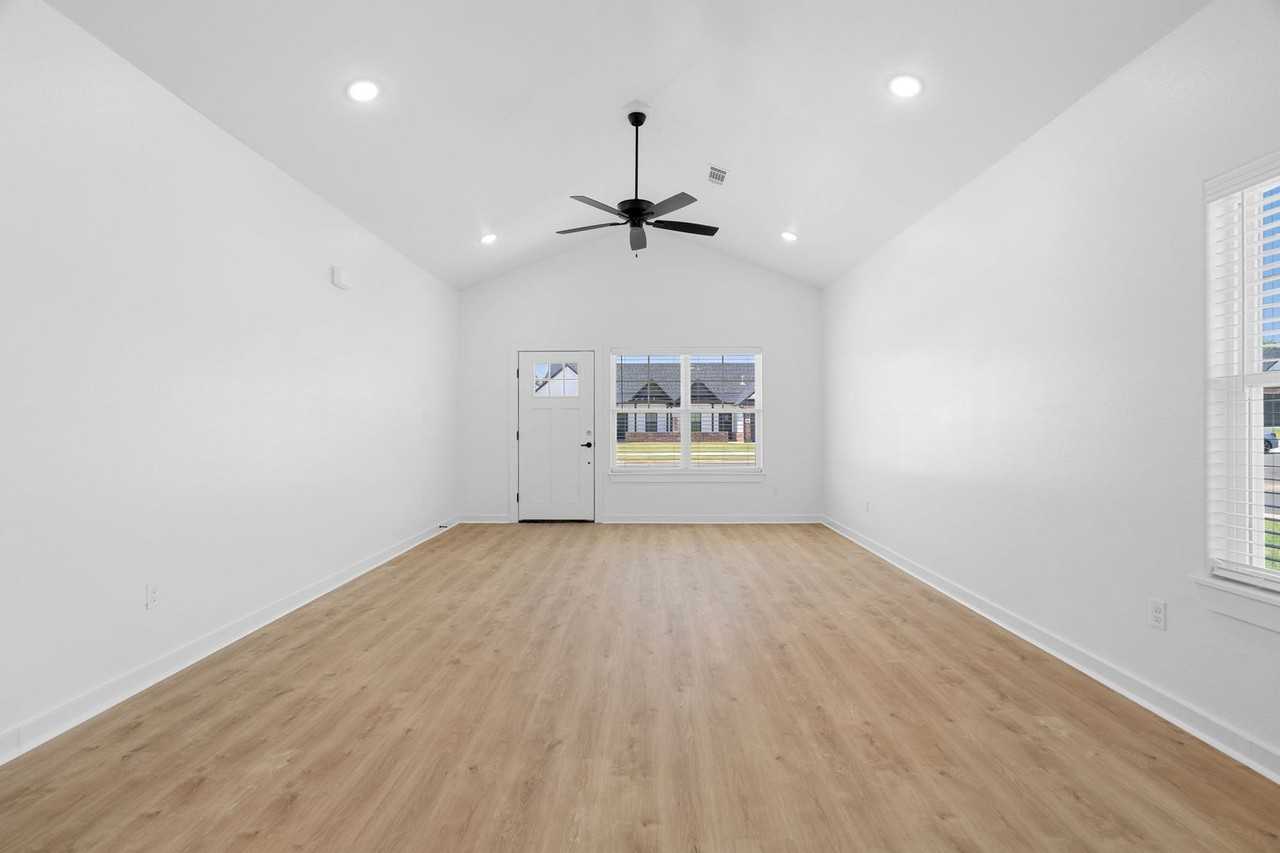 8803 Cantera Dr - Photo 4 of 23