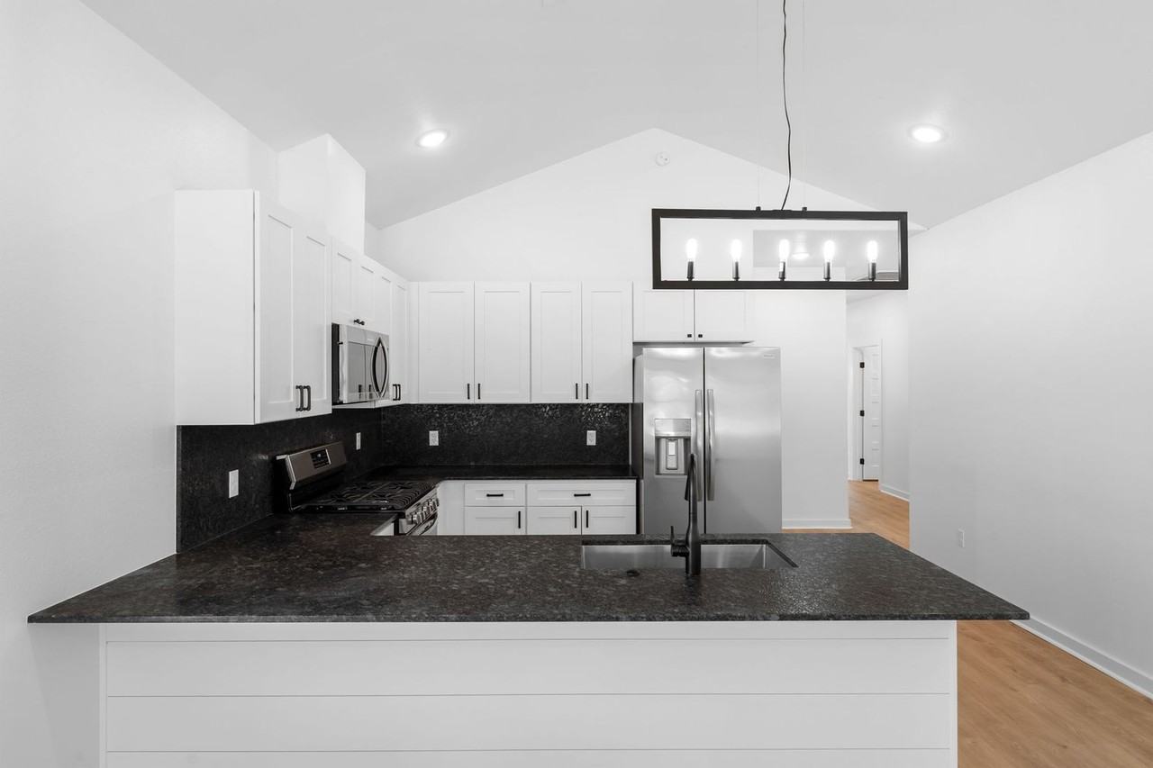 8803 Cantera Dr - Photo 5 of 23