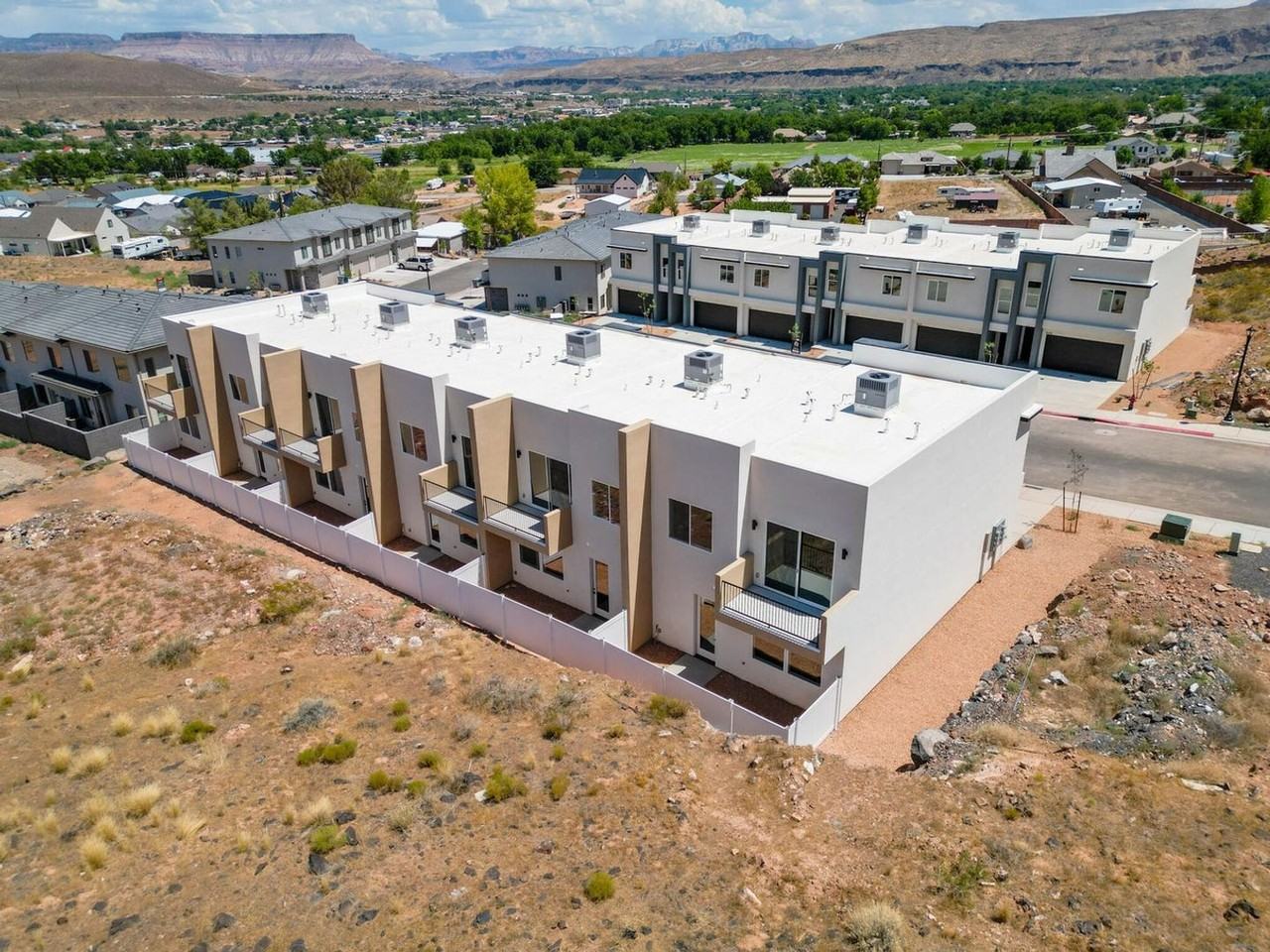 316 S 1930 W - Photo 2 of 35