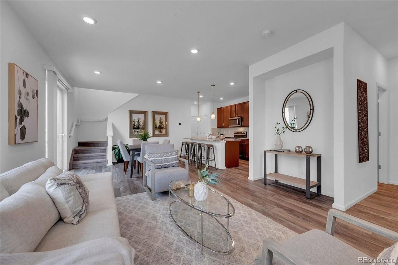 1094 Anker Dr - Photo 3 of 42