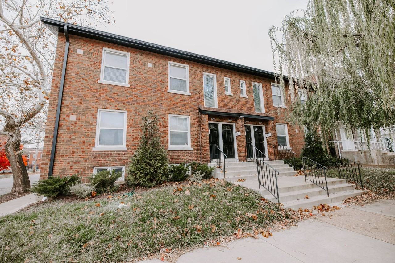 NEWLY RENOVATED APARTMENTS near Rooster on Grand! - Photo 3 of 3