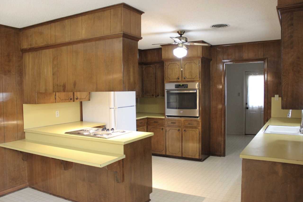 1006 Robinhood Rd #1 - Photo 3 of 22