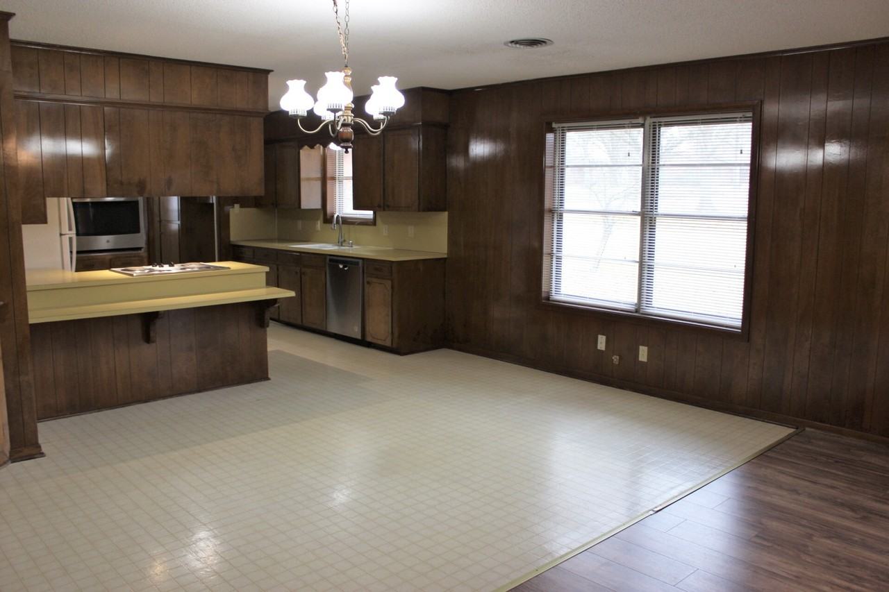 1006 Robinhood Rd #1 - Photo 4 of 22