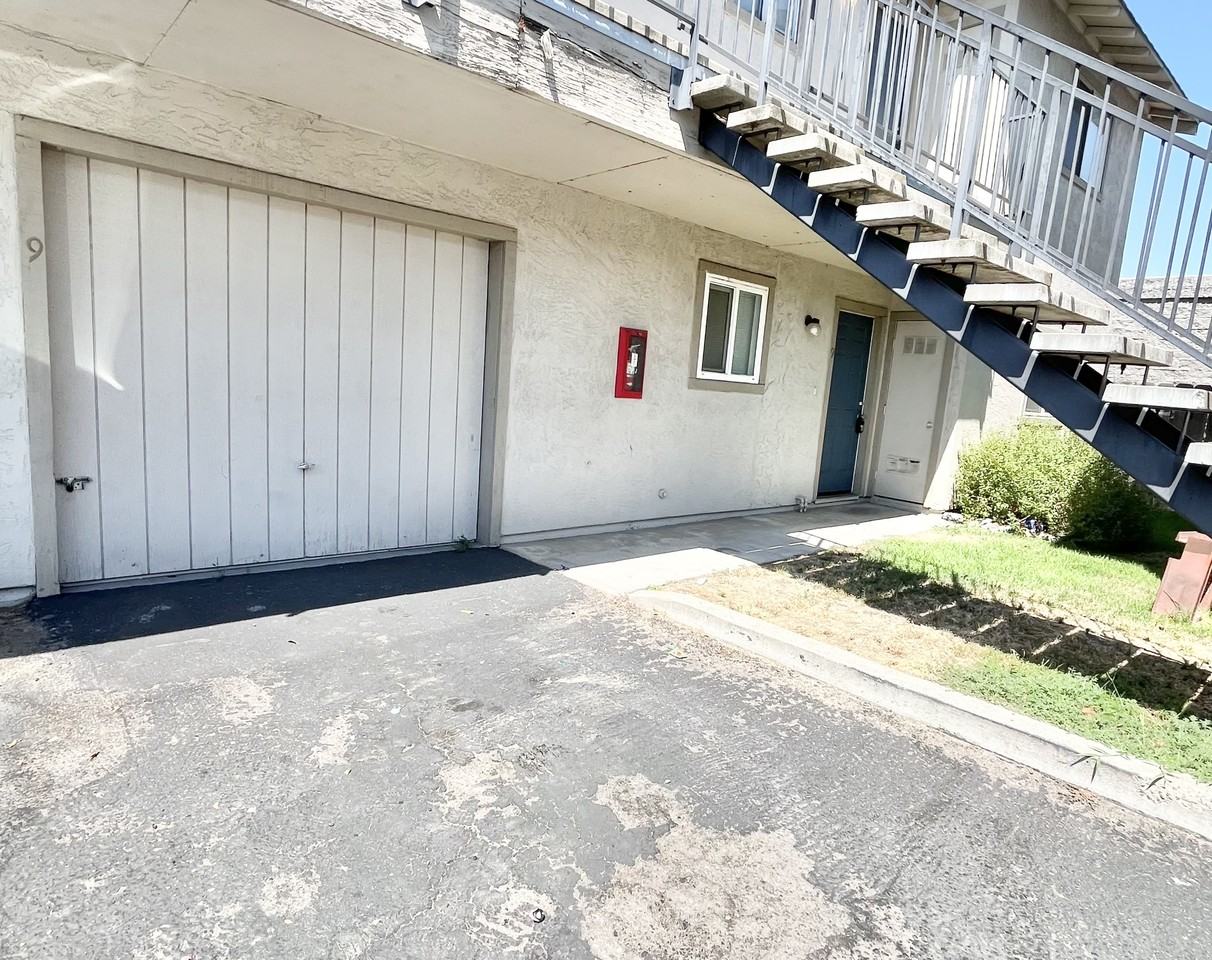 200 Northwoods Ave #9