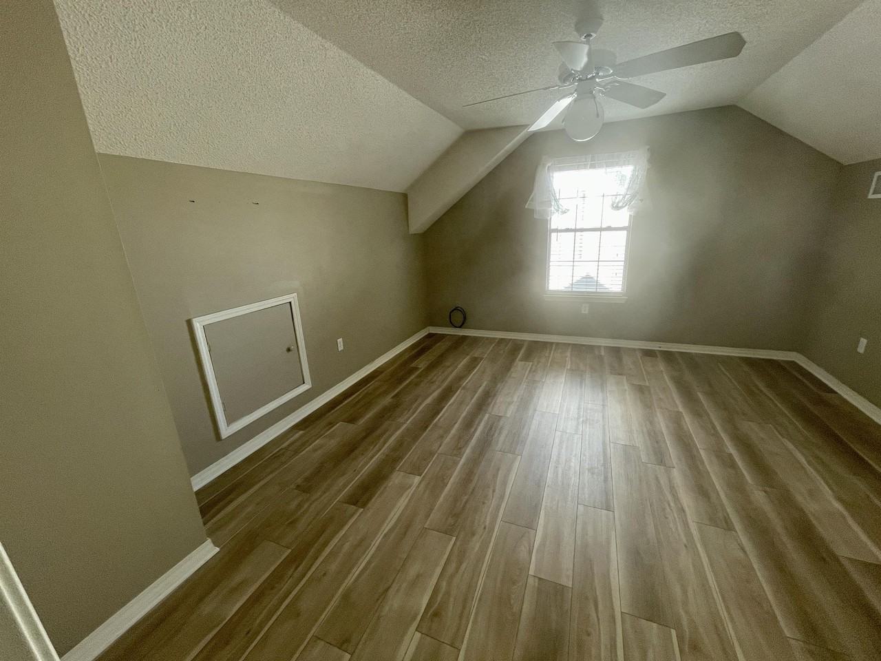858 Mande Ct - Photo 3 of 11