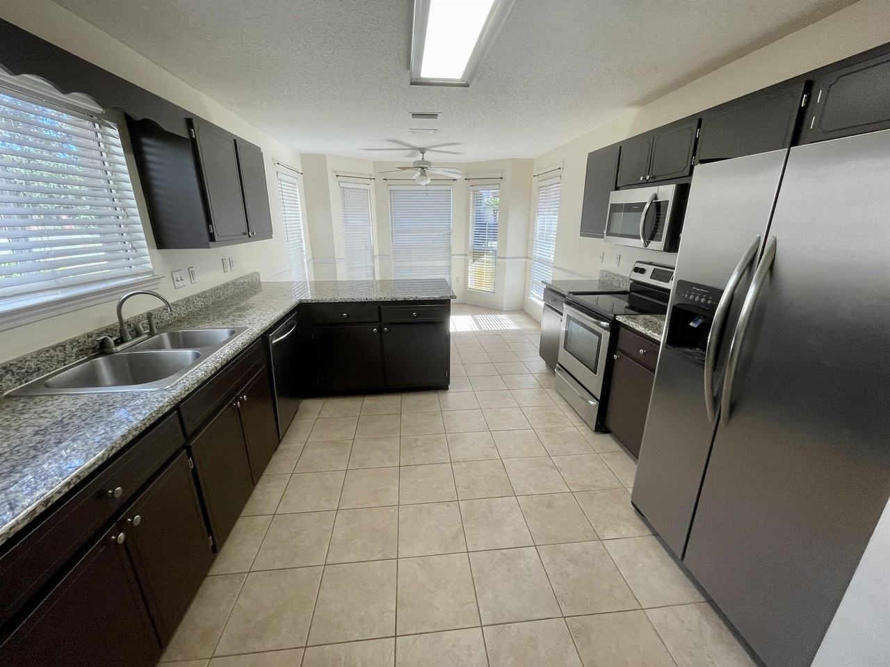 858 Mande Ct - Photo 2 of 11
