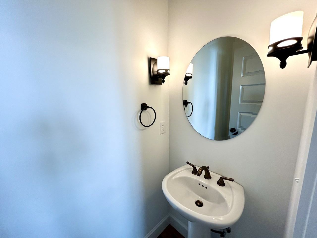 1006 Dansby Dr - Photo 3 of 29