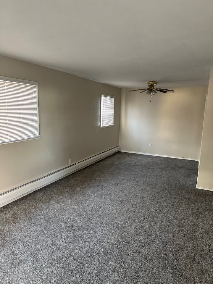 1021 Uvalda St - Photo 4 of 12