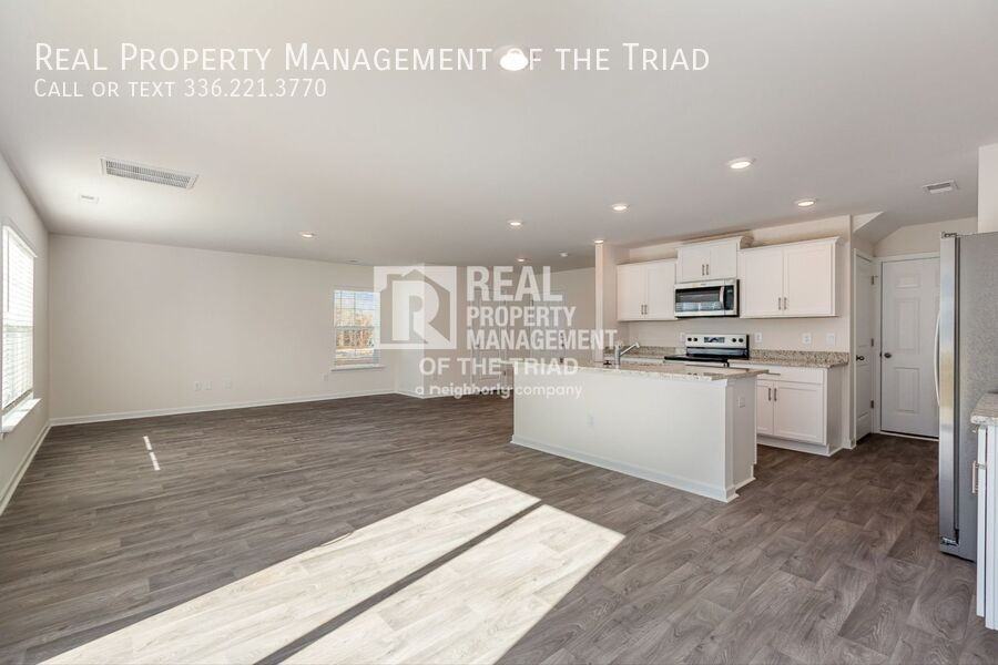 3026 Egert Dr - Photo 2 of 26