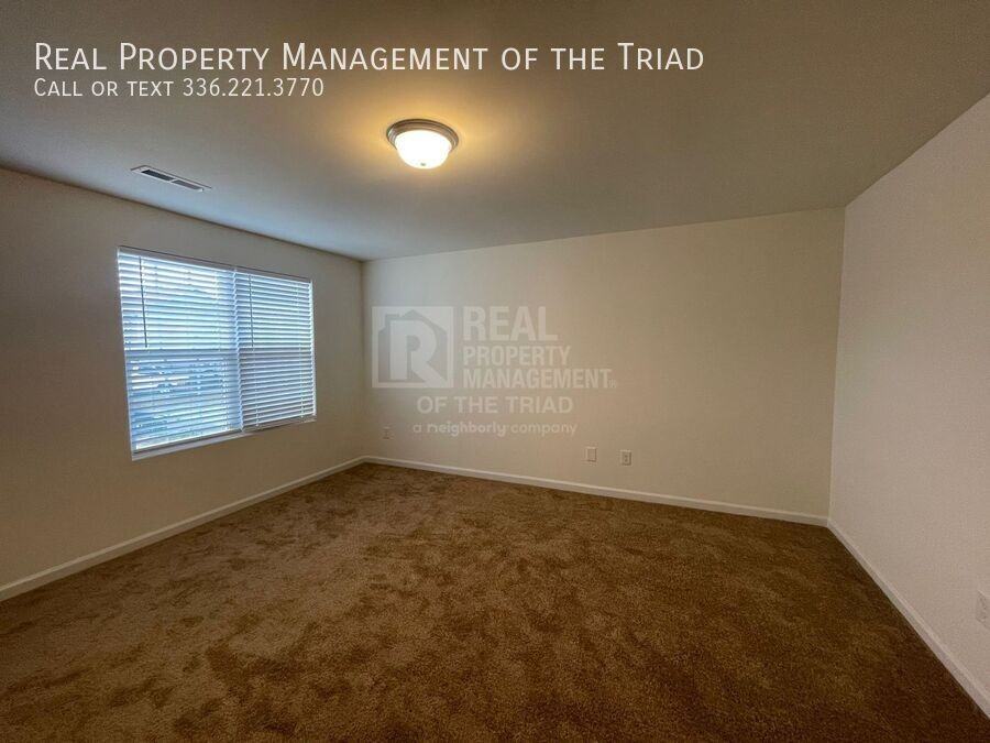 601 Kelly Rd - Photo 2 of 14