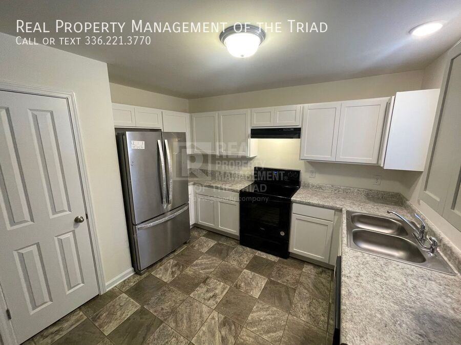 601 Kelly Rd - Photo 3 of 14