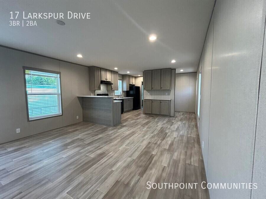 17 Larkspur Dr - Photo 3 of 8