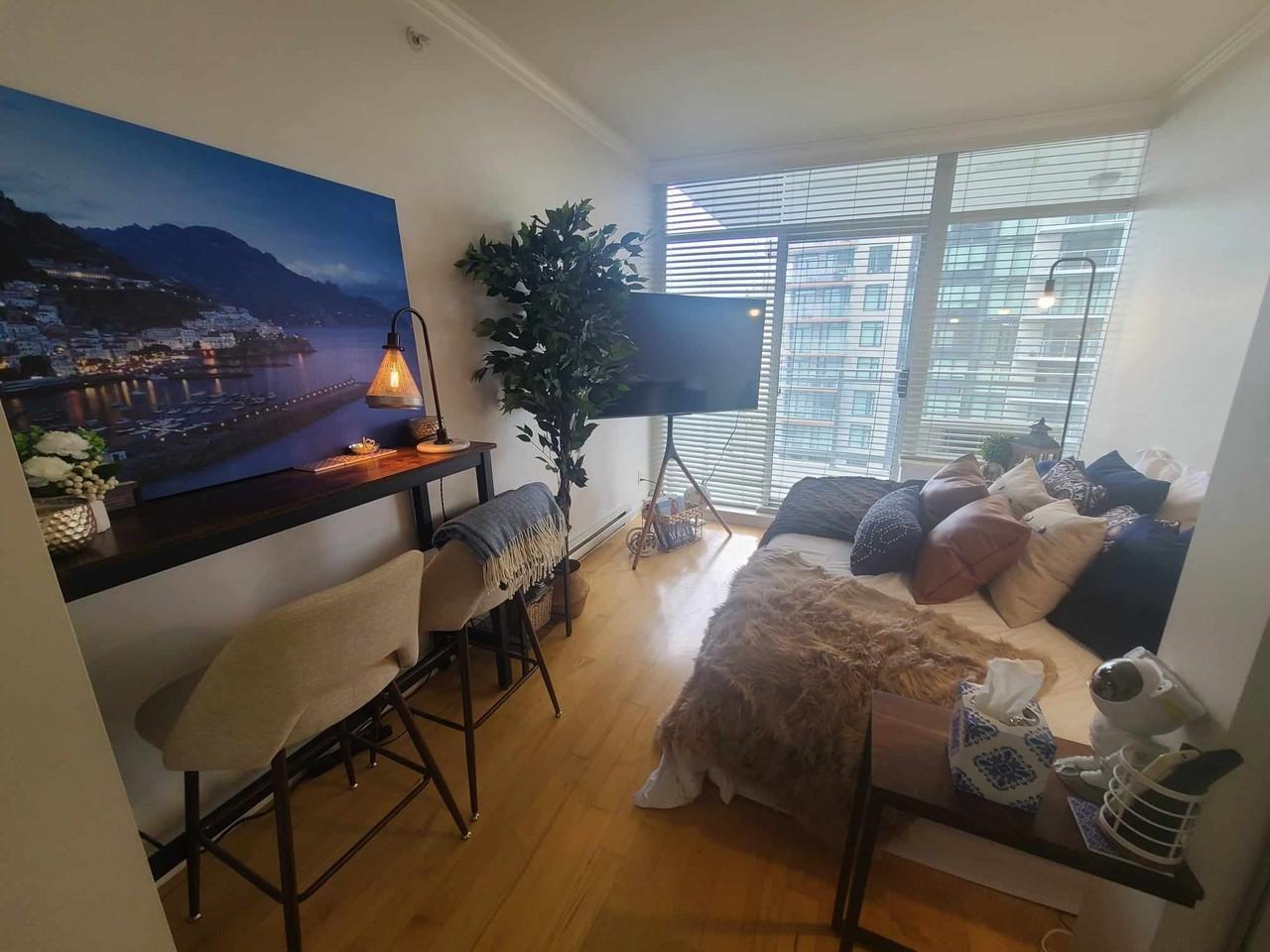 898 Carnarvon Street - Photo 3 of 6