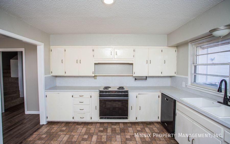 4211 41st St - Photo 7 of 41