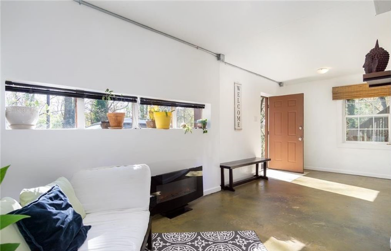 39 Lakeside Dr - Photo 2 of 16