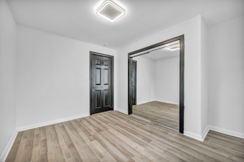 1927 Hamilton Ave - Photo 5 of 15