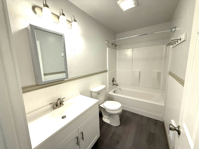 506 1st Ave E #C - Photo 2 of 25