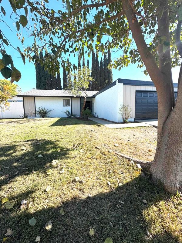 1555 Pepper Ct - Photo 2 of 17