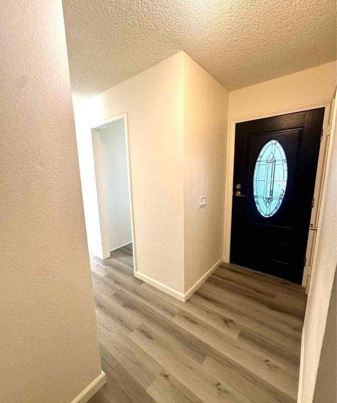 1555 Pepper Ct - Photo 3 of 17