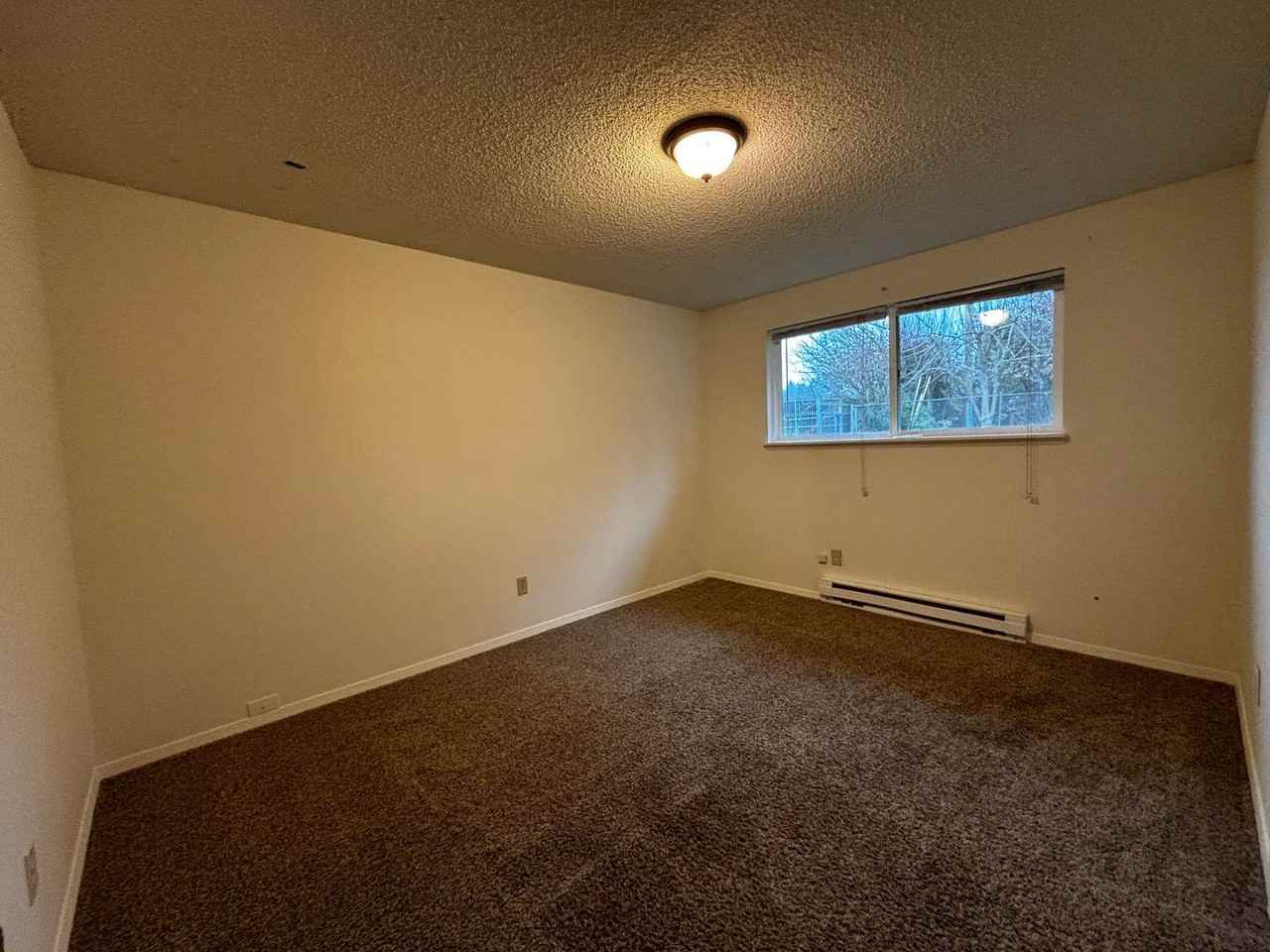 617 Nw Walnut Blvd - Photo 2 of 5