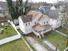featured image of 1411 W 37th St