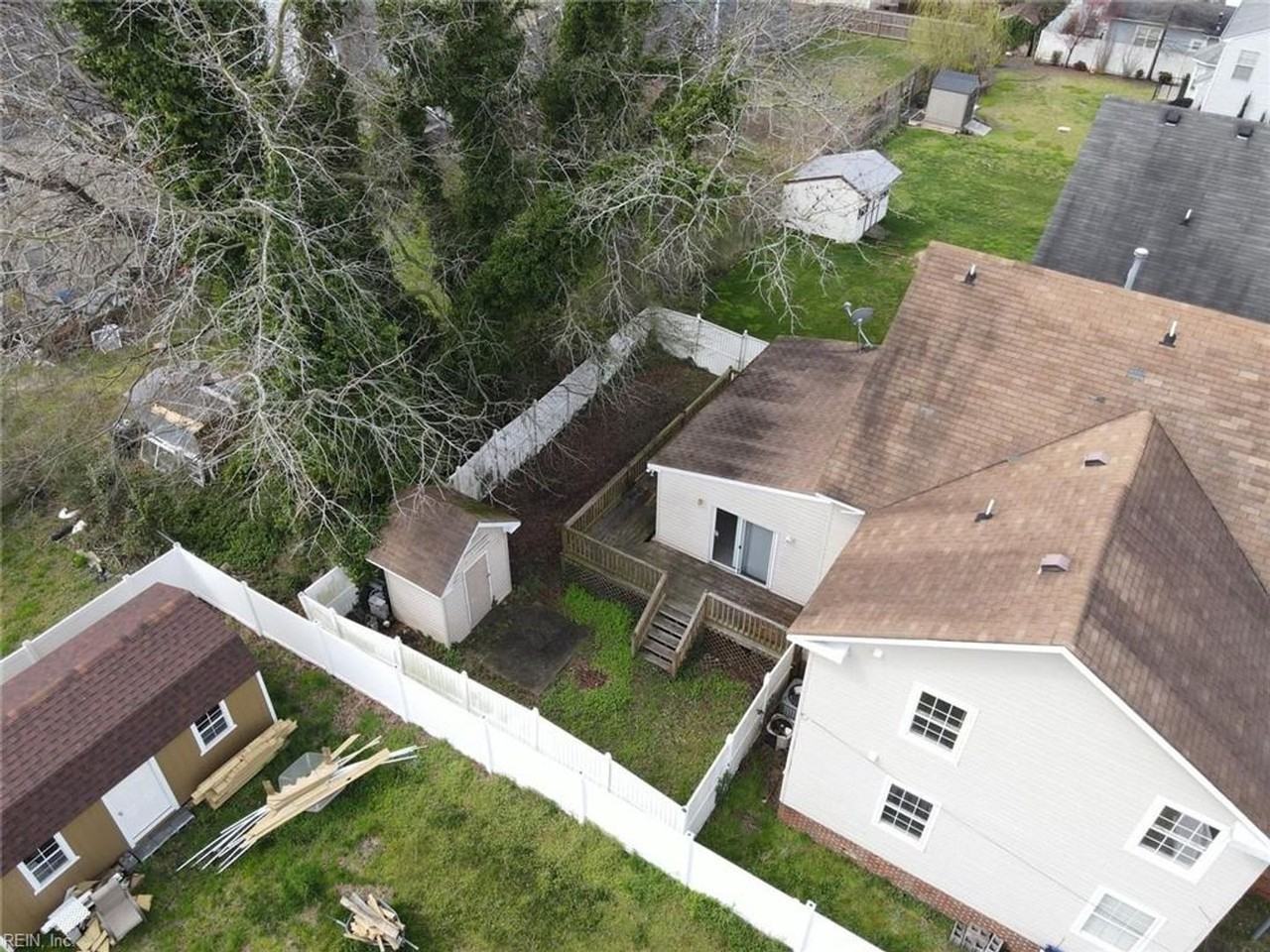 1411 W 37th St - Photo 3 of 23