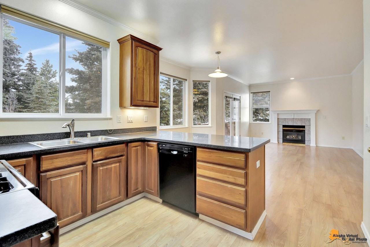 15942 Noble Point Dr - Photo 3 of 50