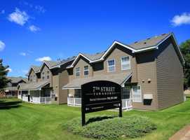 featured image of 313 W 7th St