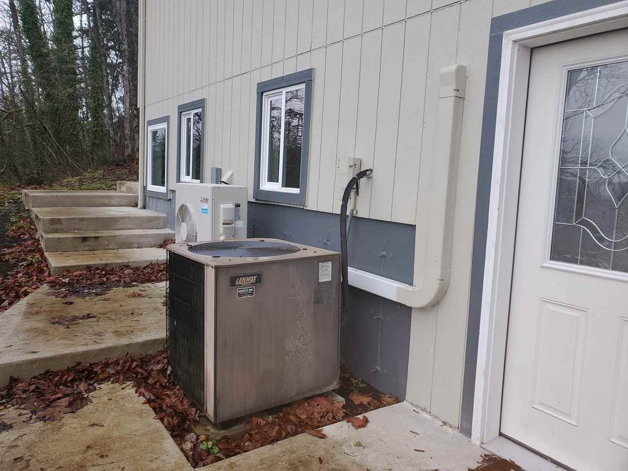 990 Mountain View Rd - Photo 2 of 23