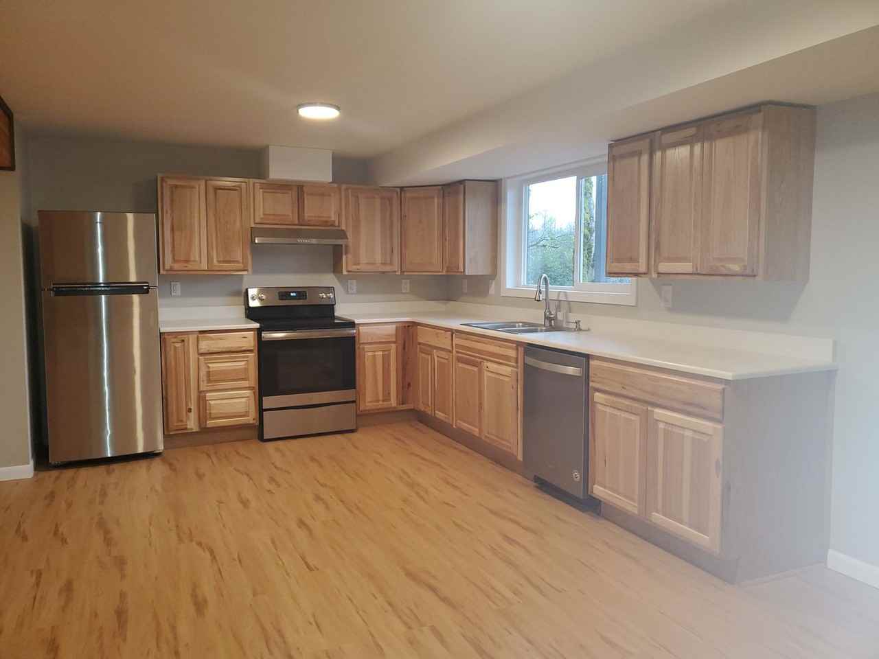 990 Mountain View Rd - Photo 4 of 23