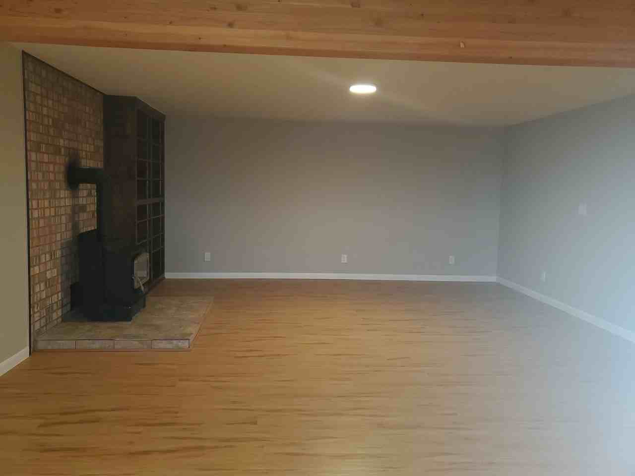 990 Mountain View Rd - Photo 5 of 23