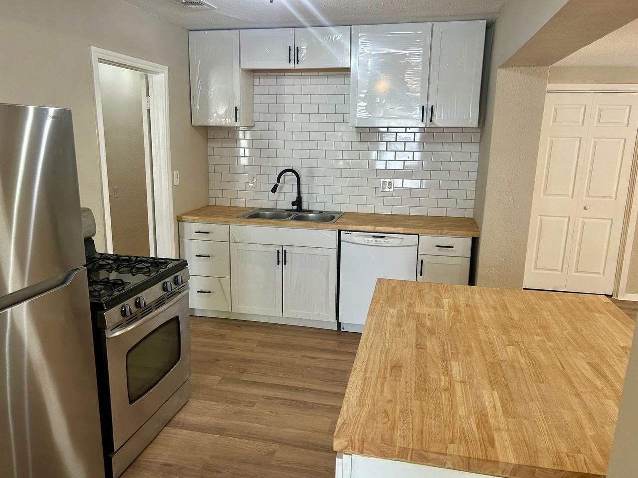 3504 Mission St - Photo 2 of 12