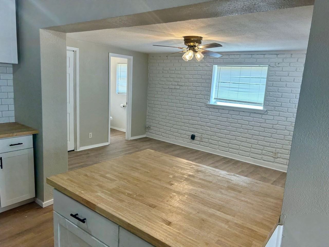 3504 Mission St - Photo 3 of 12