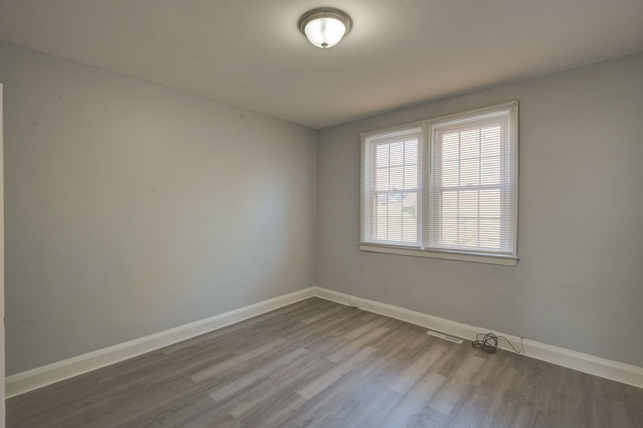 6105 Chinquapin Pkwy #1stFL - Photo 2 of 17