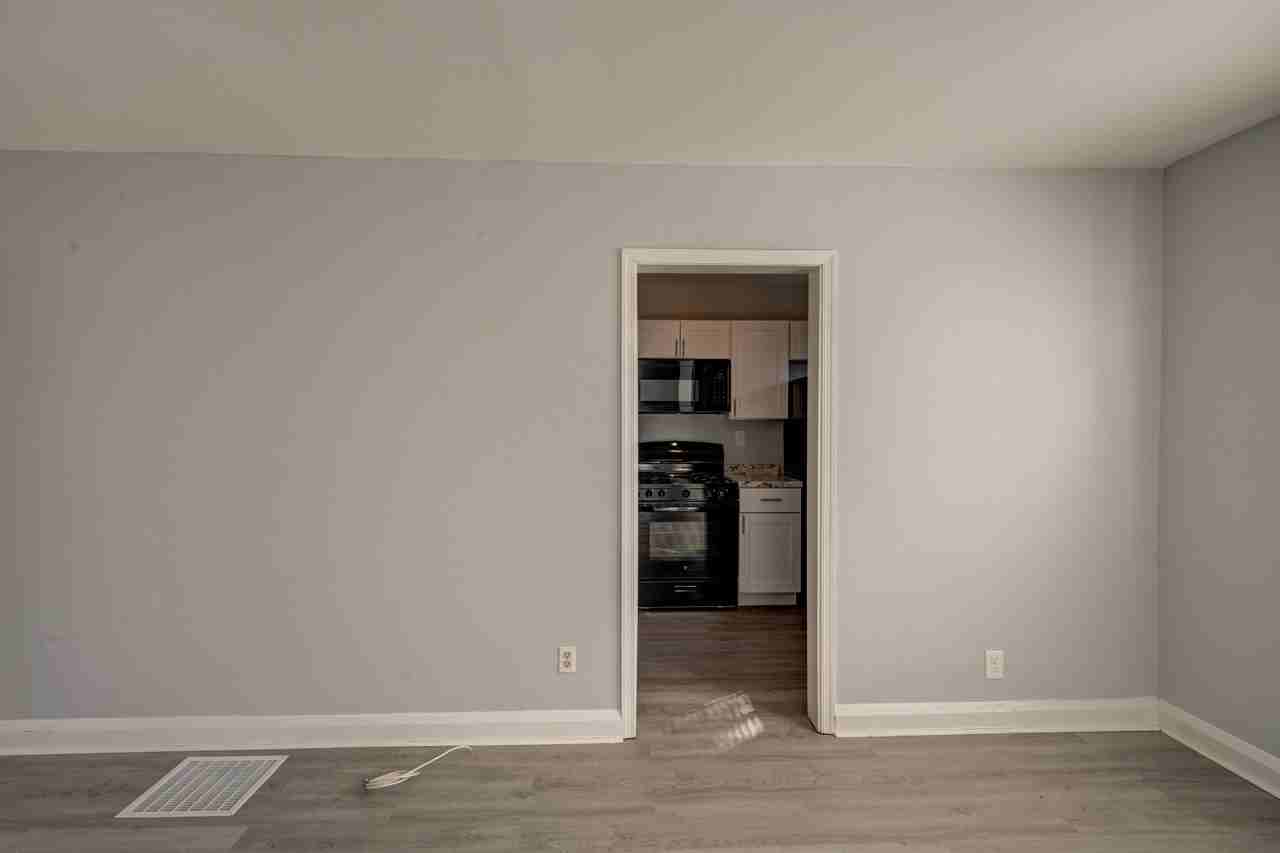 6105 Chinquapin Pkwy #1stFL - Photo 7 of 17