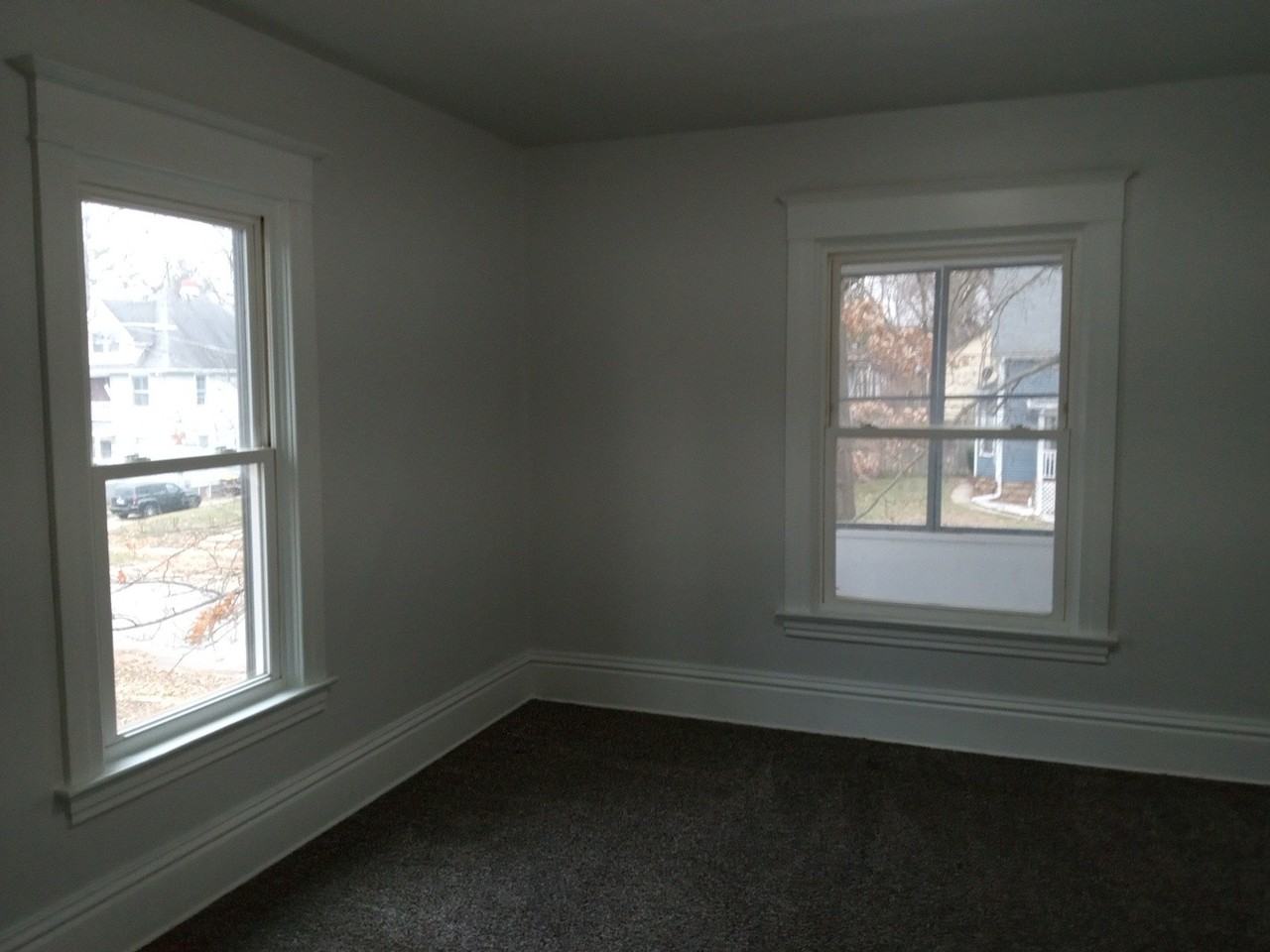320 S Gardiner Ave #2UPSTAIRS - Photo 2 of 18